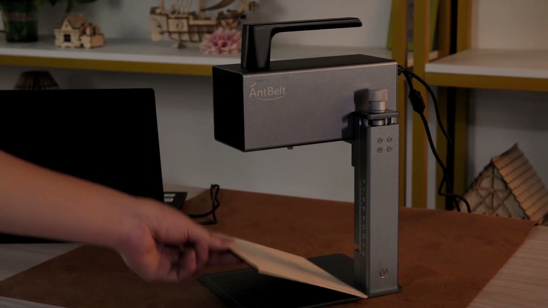 Close-up footage can show a sample clearly, but a wide shot often explains more about the surrounding workflow.
